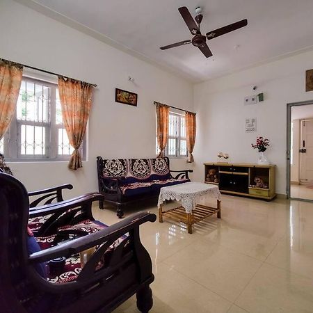 Comfy 2-Bedroom House In Sanjaynagar, Bengaluru ภายนอก รูปภาพ